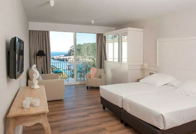 Quarto standard vista mar com terraça, Aigua Blava