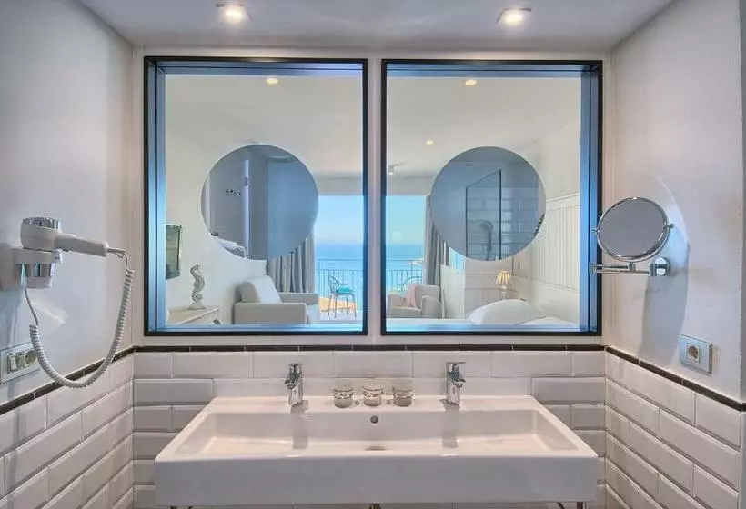 Quarto standard vista mar com terraça, Aigua Blava