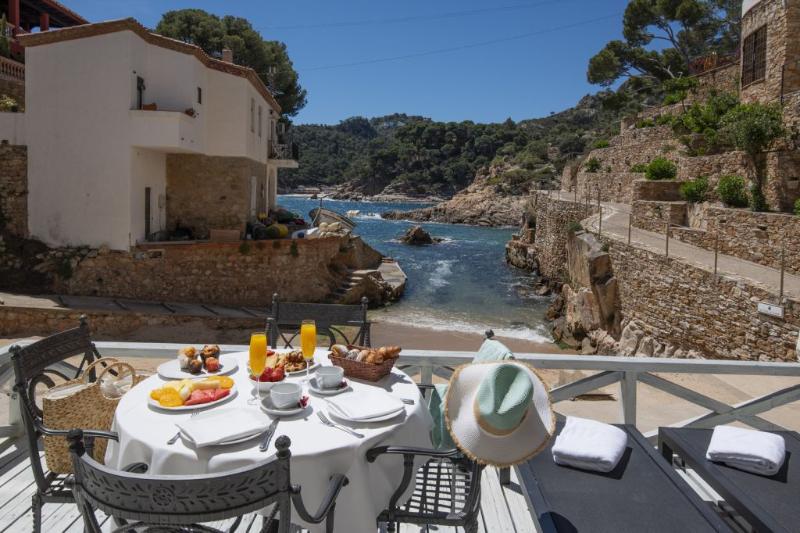 اتاق استاندارد با تراس و چشمانداز دریا, Aigua Blava