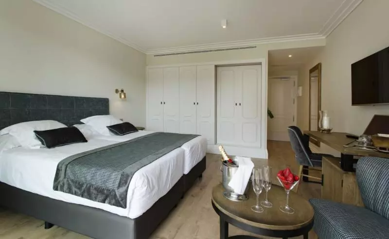 Quarto standard vista mar com terraça, Aigua Blava