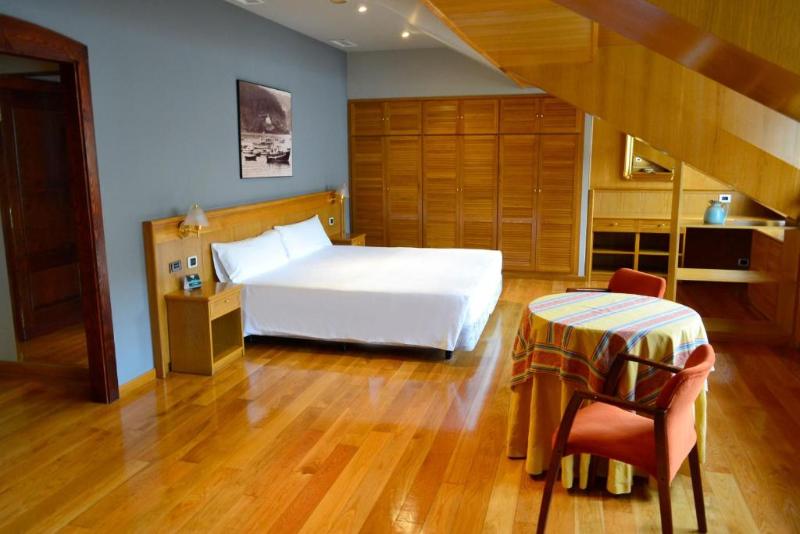 اتاق خانوادگی, Alda El Suizo