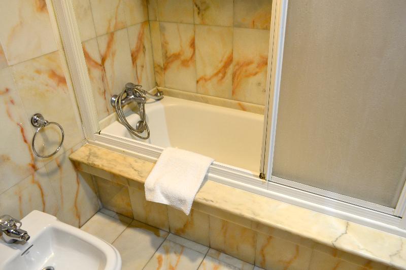 اتاق استاندارد, Alda El Suizo