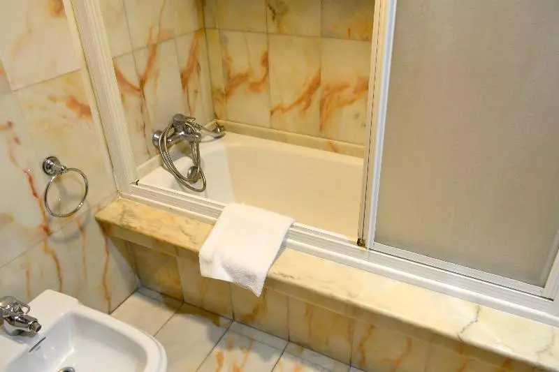 Standardzimmer, Alda El Suizo