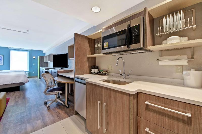 اتاق استاندارد سه نفره, Altamira