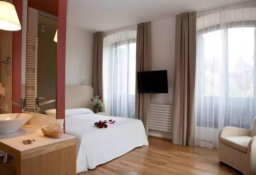 اتاق سوپریور با چشمانداز باغ, Balneario Prats