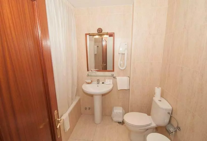 Quarto standart com varanda, Costa De Ajo