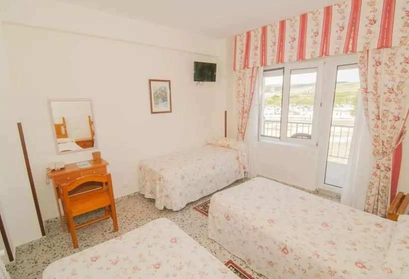 Quarto Triplo Standart, Costa De Ajo