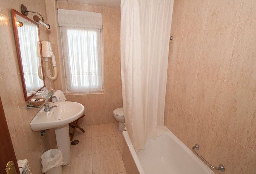 Triple Room Sea View, Costa De Ajo