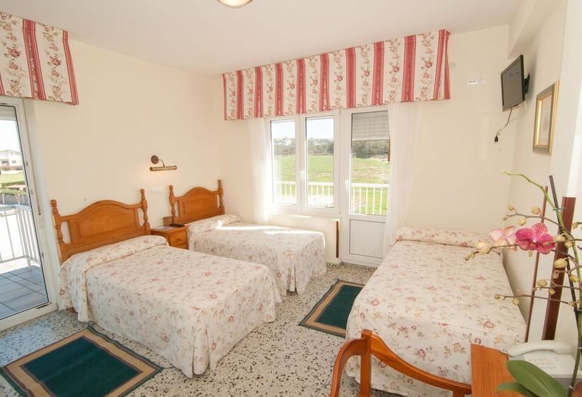 Triple Room Sea View, Costa De Ajo