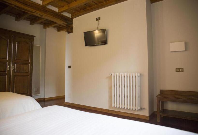 اتاق استاندارد سه نفره, Don Pablo