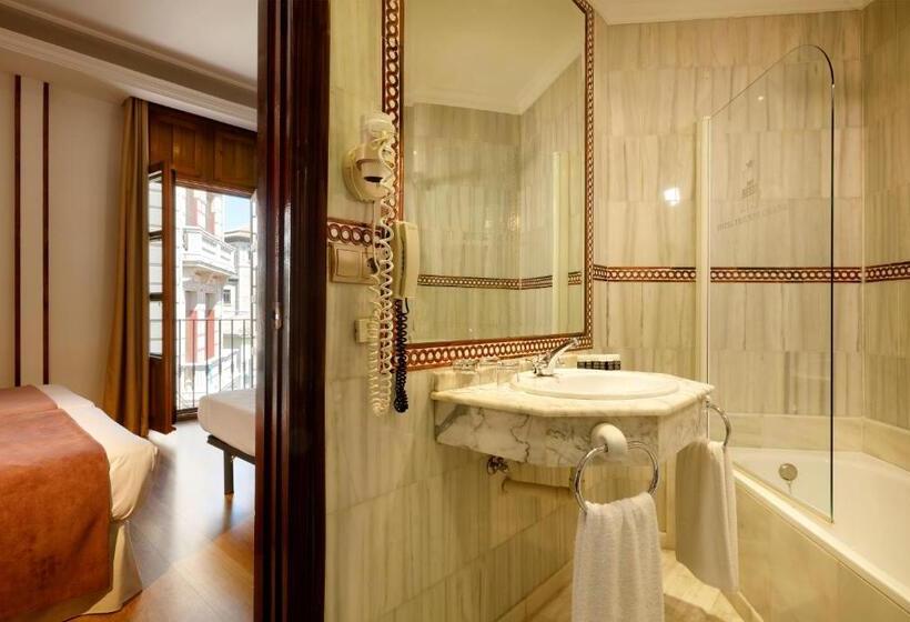 اتاق استاندارد سه نفره, Exe Triunfo Granada