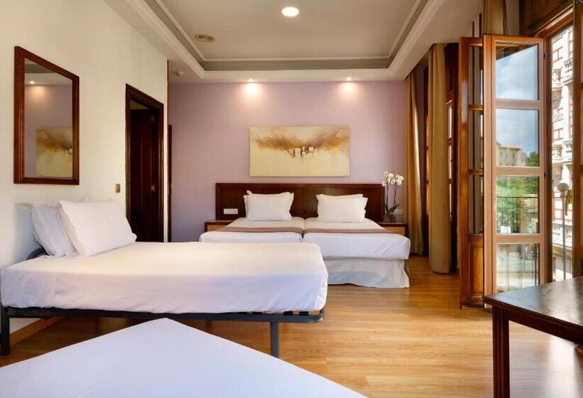 Familie Værelse, Exe Triunfo Granada