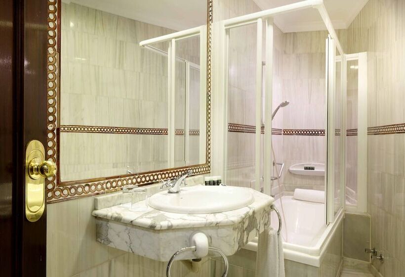 Standard 3 Pers. Værelse, Exe Triunfo Granada