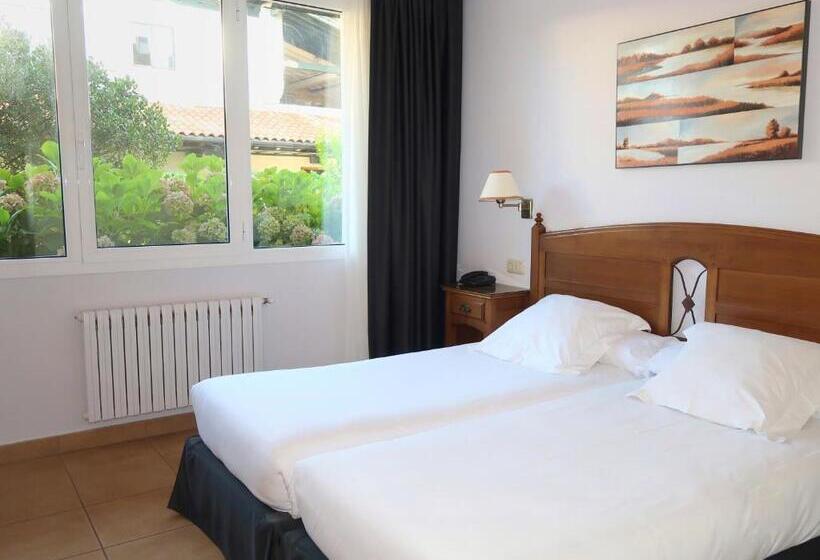 اتاق استاندارد با چشم‌انداز باغ, Gudamendi