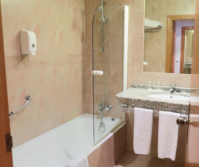 اتاق استاندارد با چشم‌انداز باغ, Gudamendi