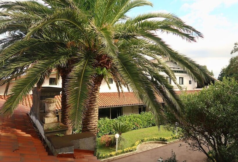 اتاق استاندارد با چشم‌انداز باغ, Gudamendi