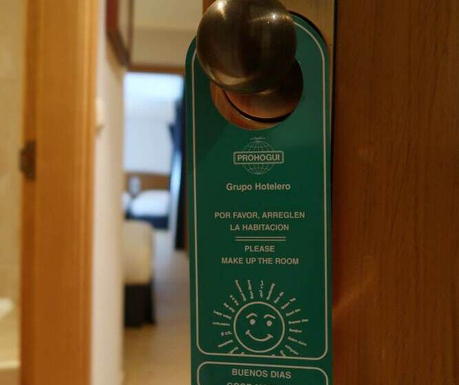 اتاق استاندارد با چشم‌انداز دریا, Gudamendi