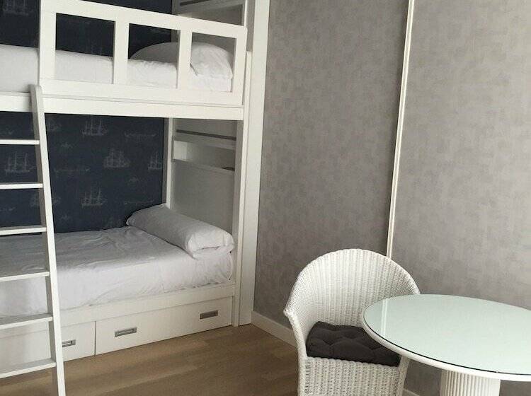 اتاق خانوادگی, Las Rocas Playa