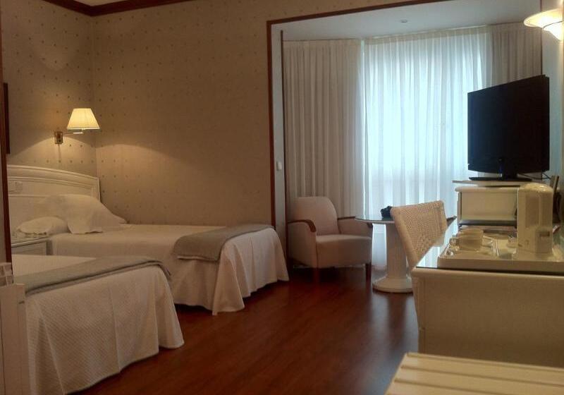 اتاق استاندارد سه نفره, Las Rocas Playa