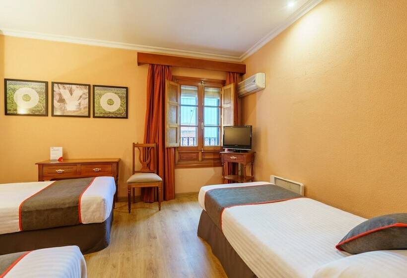 标准三人间, Los Castaños