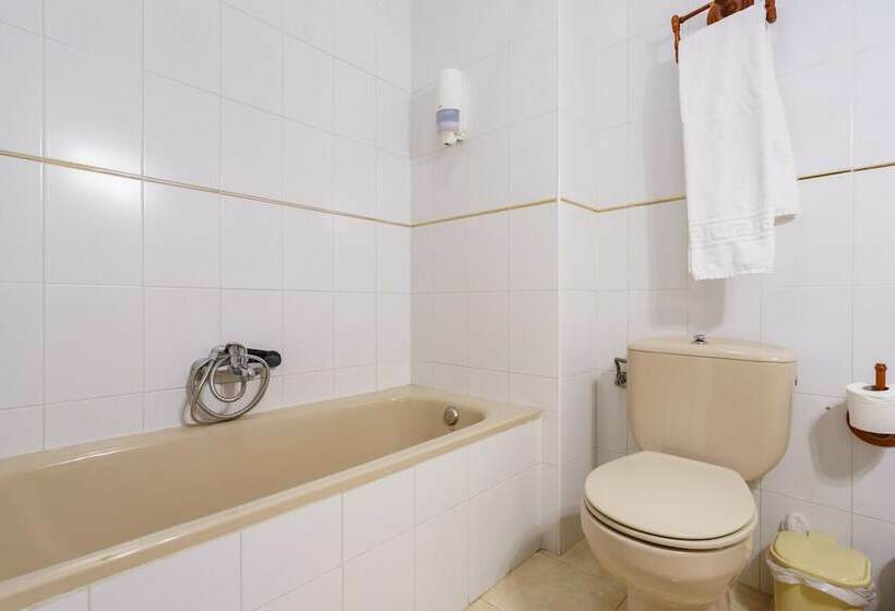 标准间, Los Castaños