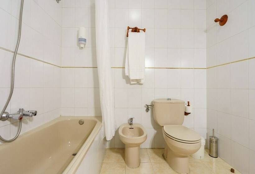 标准间, Los Castaños