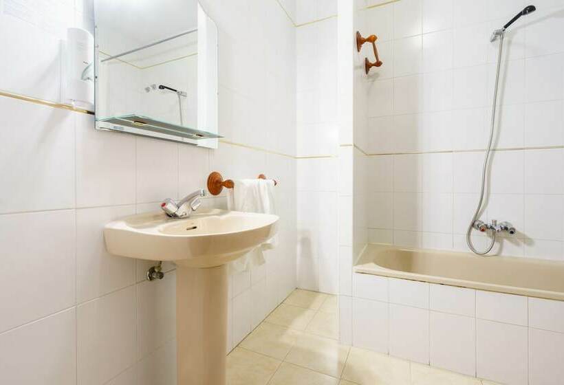 标准间, Los Castaños