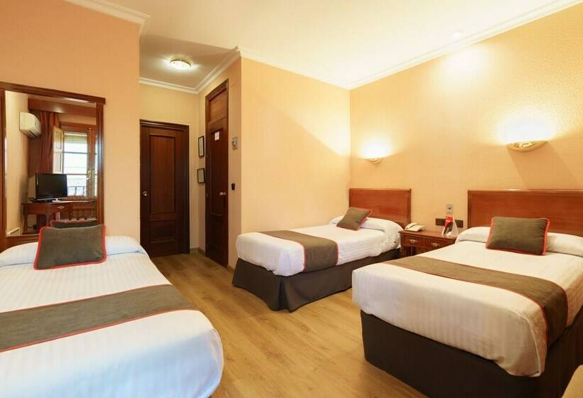 标准三人间, Los Castaños