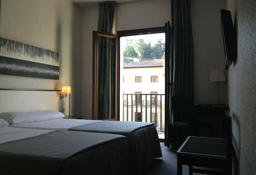 Номер Стандарт, Macia Plaza