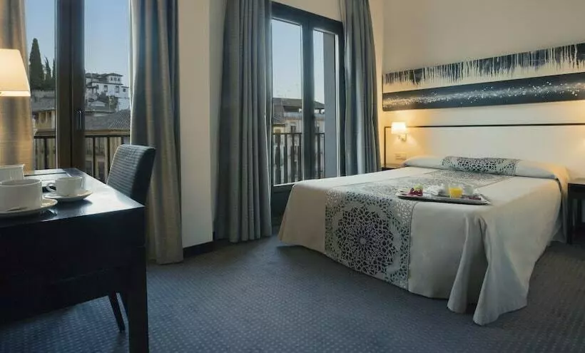 Chambre Standard Individuelle, Macia Plaza