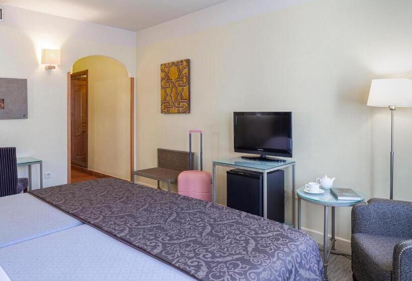 スタンダードルーム, Macia Alfaros