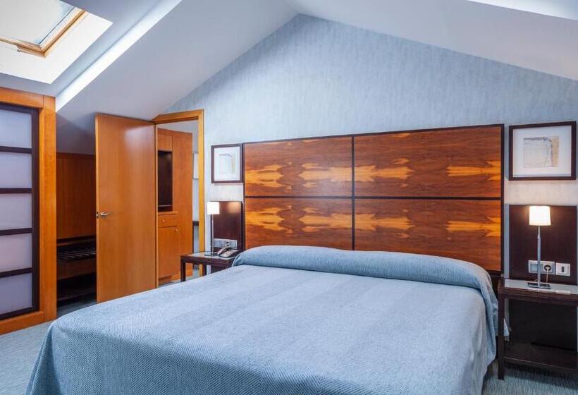 デラックススイート, Macia Alfaros