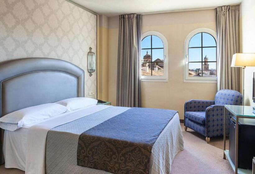 スタンダードルーム, Macia Alfaros