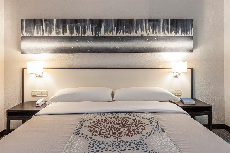 Номер Стандарт, Macia Plaza