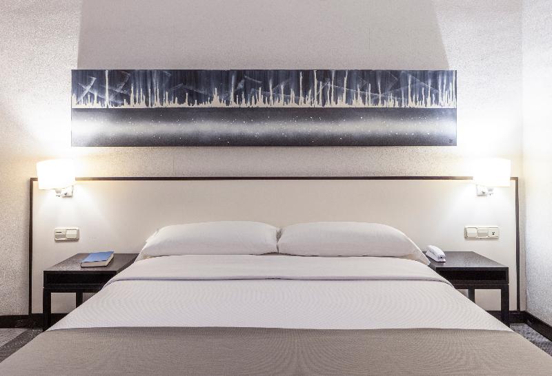 Номер Стандарт, Macia Plaza