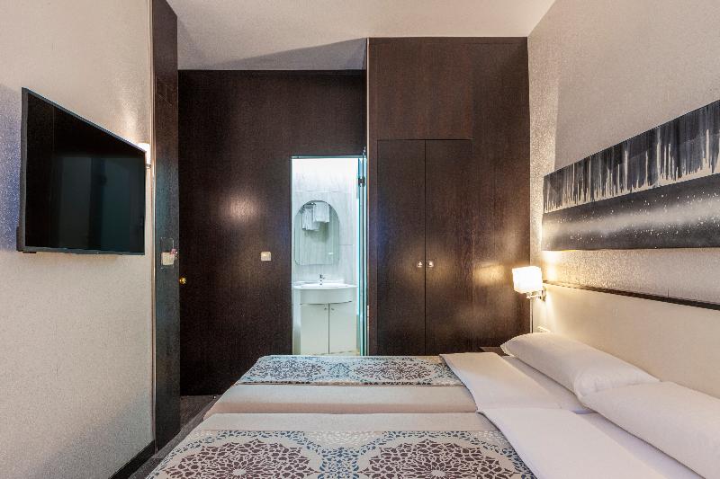 Номер Стандарт, Macia Plaza