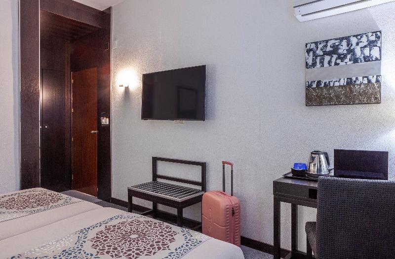 Номер Стандарт, Macia Plaza