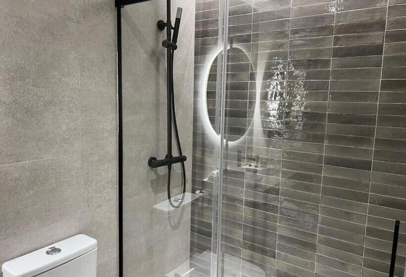 スタンダードルーム, Noy