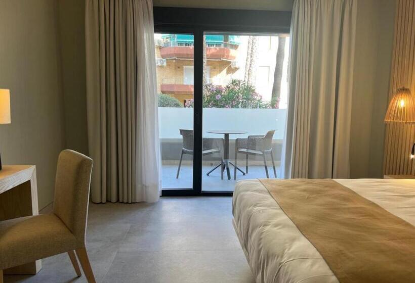 テラス付スーペリアルーム, Noy