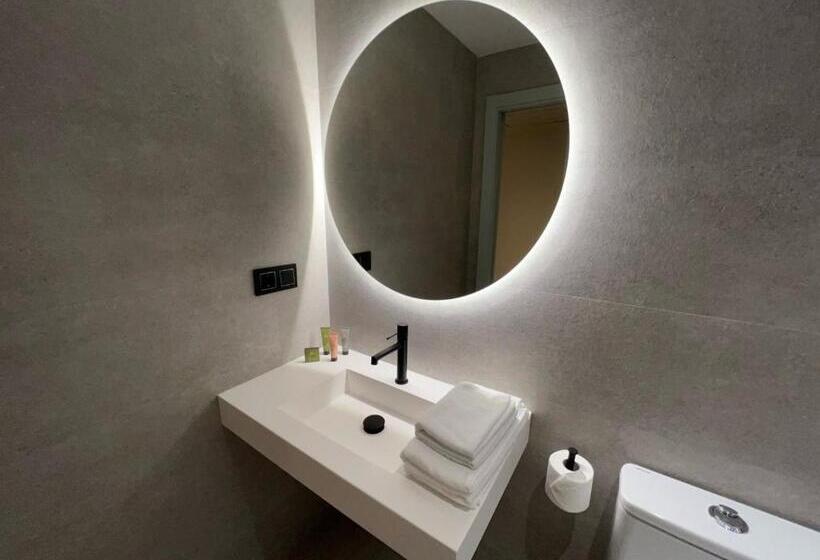 スタンダードシングルルーム, Noy