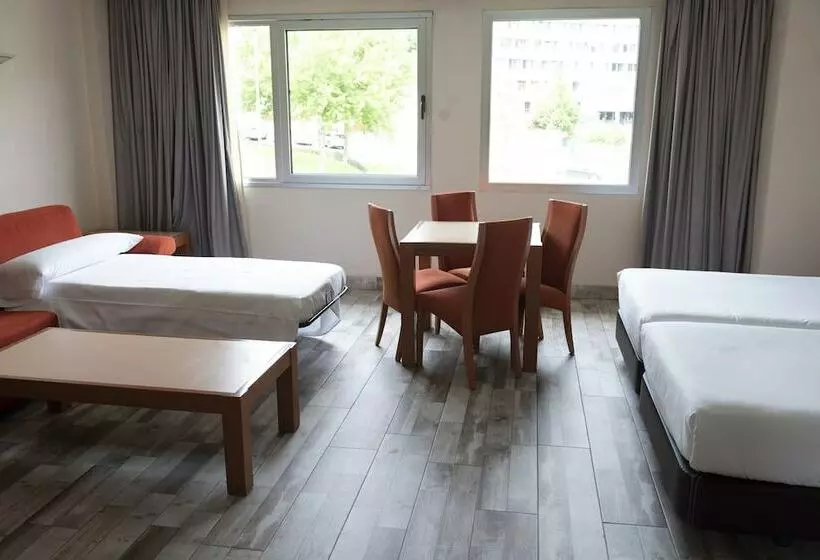 Standard Triple Room, Palacio Del Mar