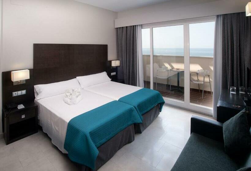 Номер Стандарт Вид на Море, Pato Amarillo