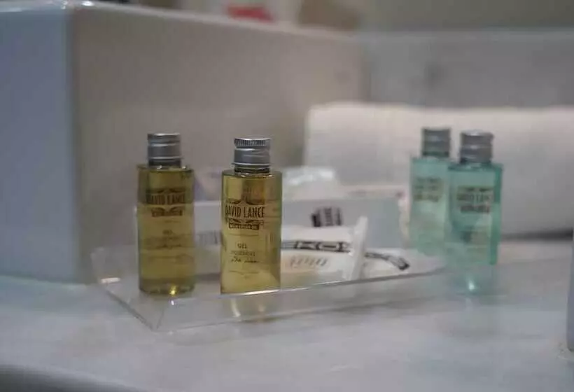 اتاق سوپریور, Pato Amarillo