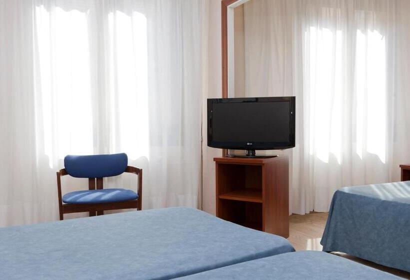 Номер Стандарт Трехместный, Peninsular