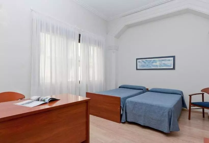 اتاق استاندارد چهار تخته, Peninsular