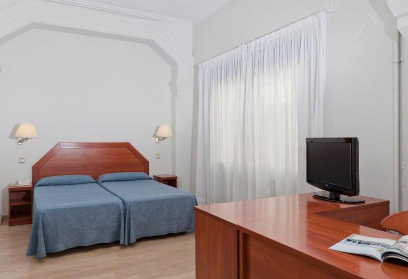 Четырехместный Номер Стандарт, Peninsular