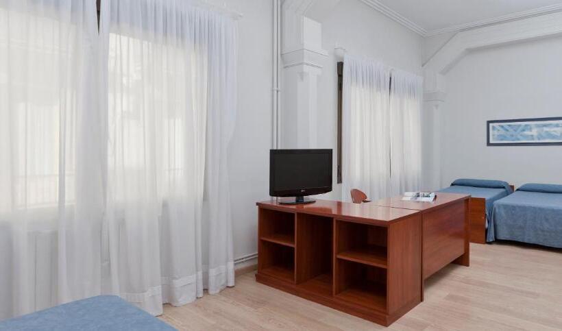 Четырехместный Номер Стандарт, Peninsular