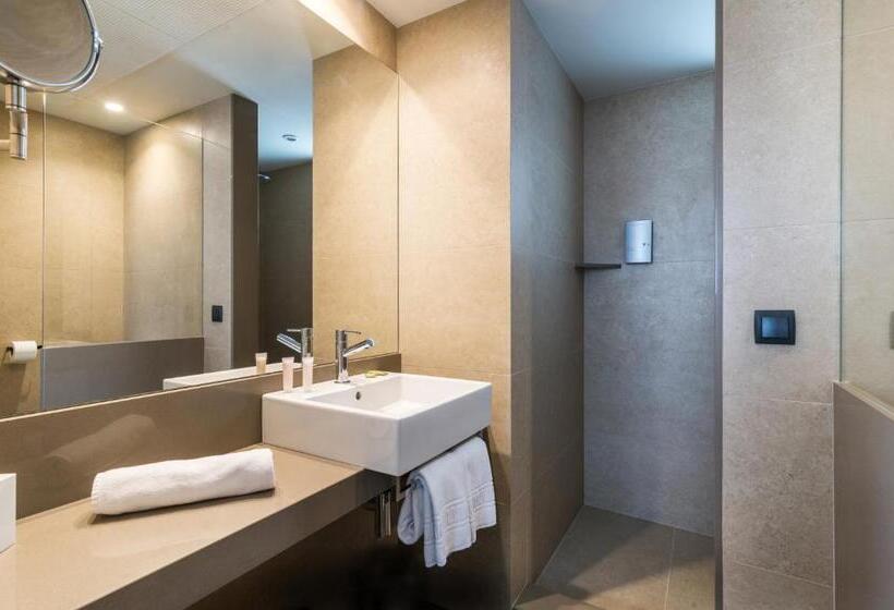 Номер Superior, Peninsular