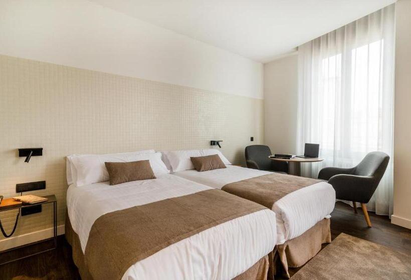 Номер Superior, Peninsular