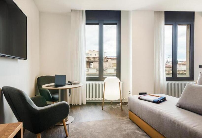 Полулюкс, Peninsular